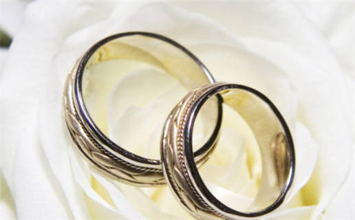 在八字算命(在八字算命中丁火生于已月是什么格局)