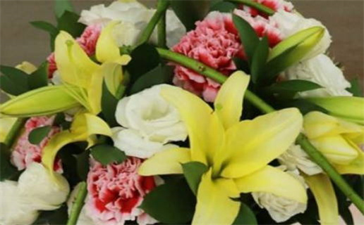 今天农历二〇二六年四月廿四黄历登记结婚不适合吗,领证吉日