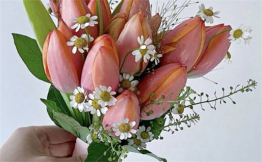 2027年04月15日乔迁黄历查询